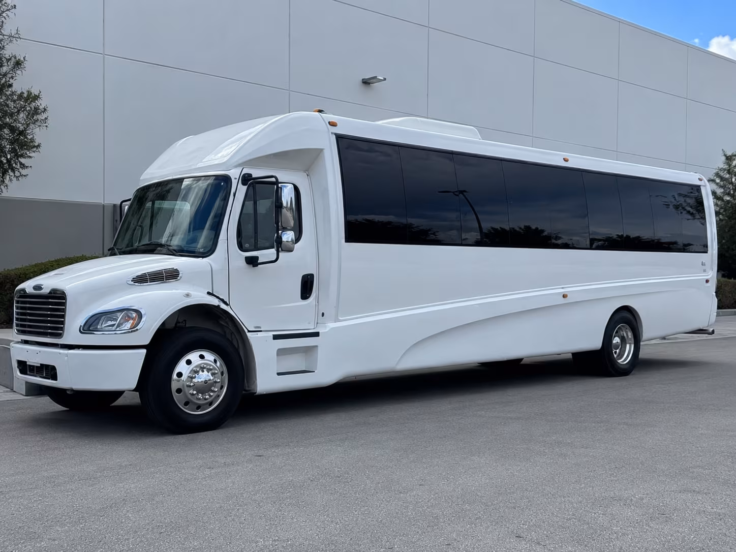 how the number of stops and hold time between them affect total booked hours in boynton beach